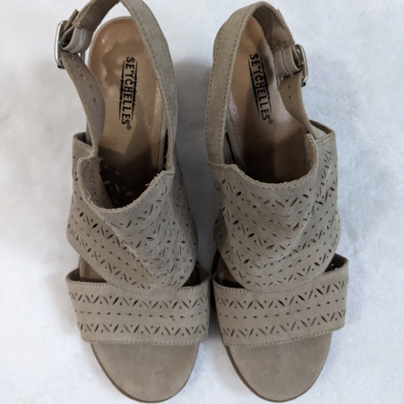 Seychelles Bora Tan Perforated Laser Cut Ankle Strap Chunky Block Heel Sandals - Picture 12 of 14